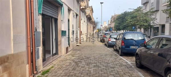 locale commerciale in affitto a Lecce