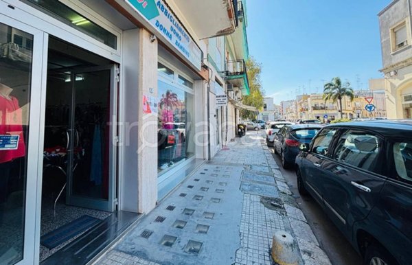 negozio in affitto a Lecce in zona Ariosto
