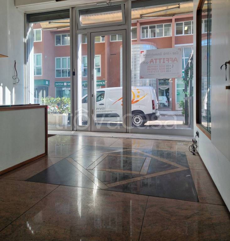 negozio in affitto a Lecce in zona Centro Città