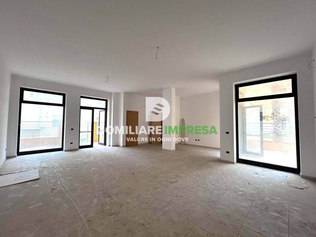 negozio in affitto a Lecce