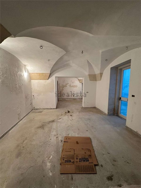 locale commerciale in affitto a Lecce in zona Centro Città