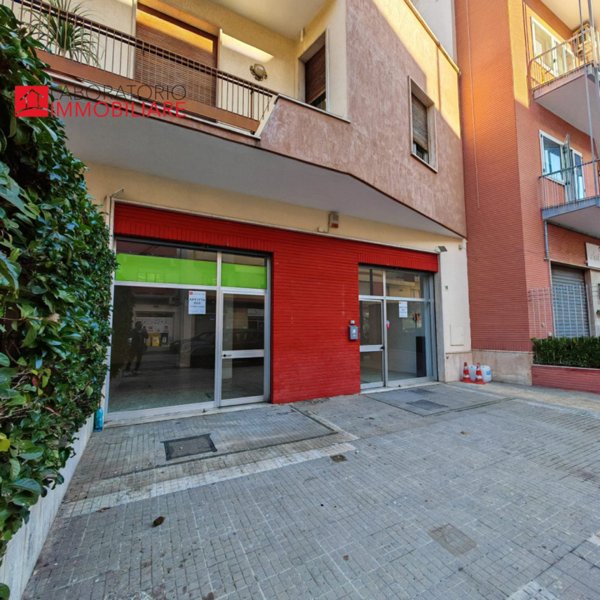 locale commerciale in affitto a Lecce in zona Partigiani