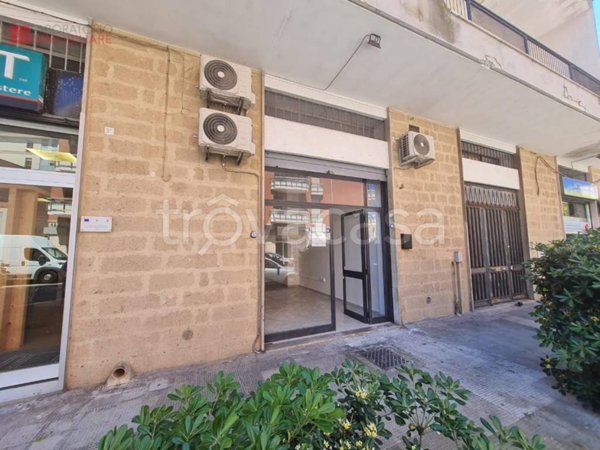 negozio in affitto a Lecce in zona Partigiani