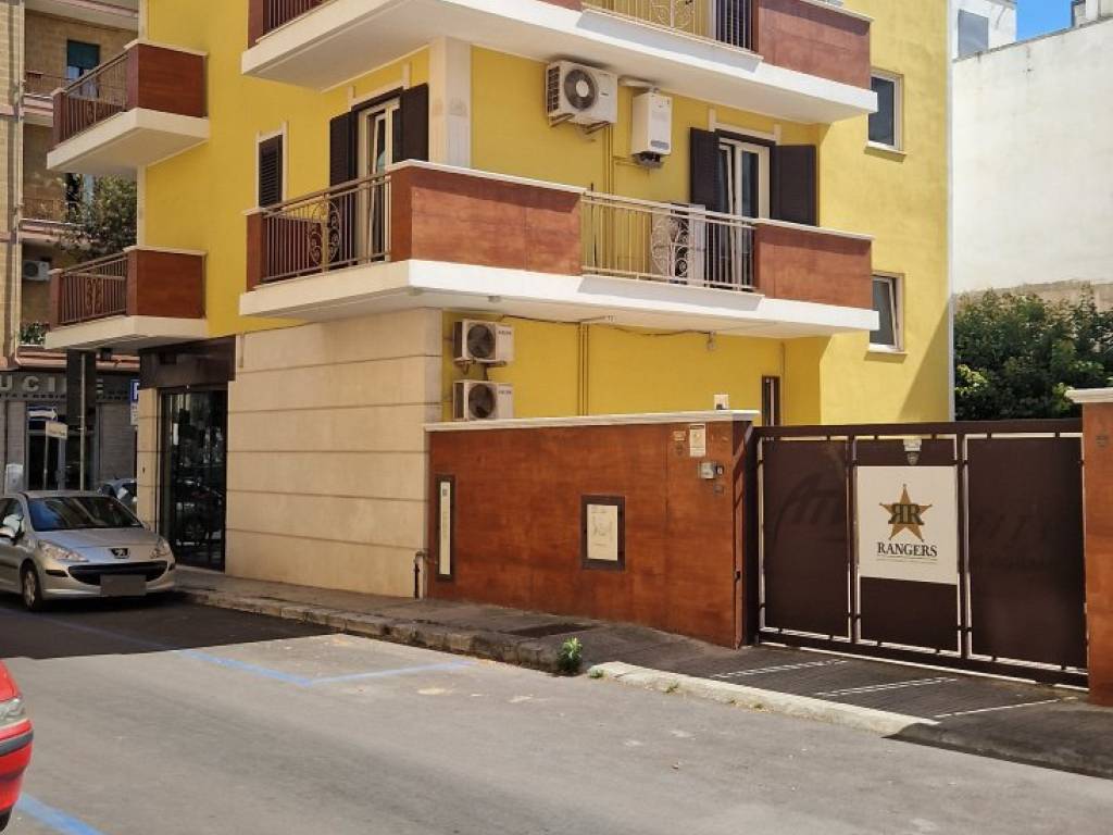 negozio in affitto a Lecce in zona Mazzini