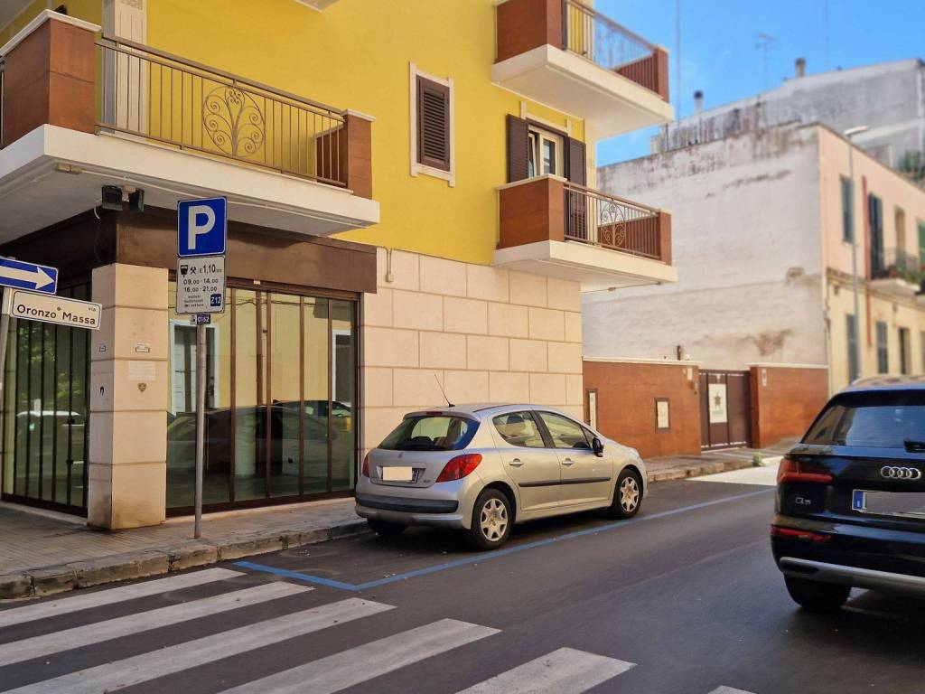 negozio in affitto a Lecce in zona Mazzini