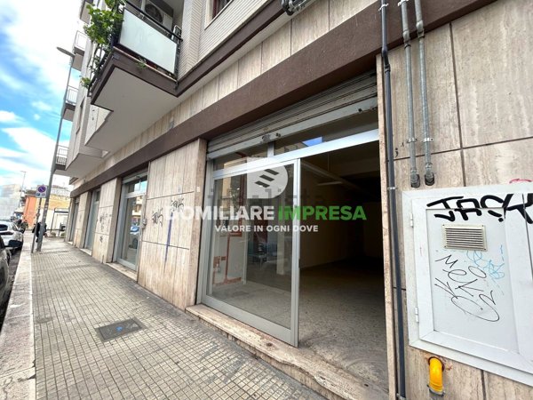 locale commerciale in affitto a Lecce in zona Rudiae