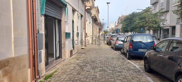 locale commerciale in affitto a Lecce