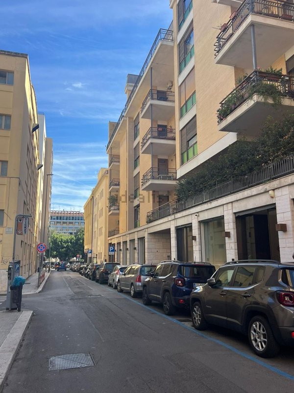 locale commerciale in affitto a Lecce in zona Mazzini