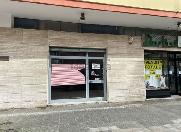 locale commerciale in affitto a Lecce in zona Partigiani