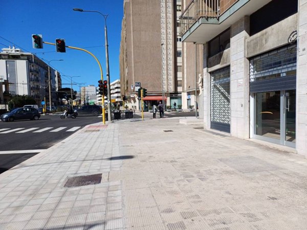 negozio in affitto a Lecce in zona Santa Rosa