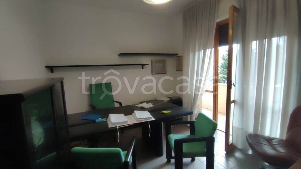 ufficio in affitto a Lecce in zona Santa Rosa