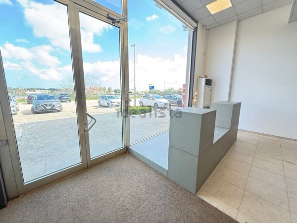 locale commerciale in affitto a Lecce