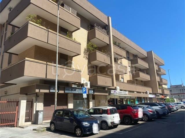 negozio in affitto a Lecce in zona Partigiani
