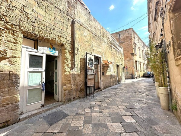 locale commerciale in affitto a Lecce in zona Centro Città