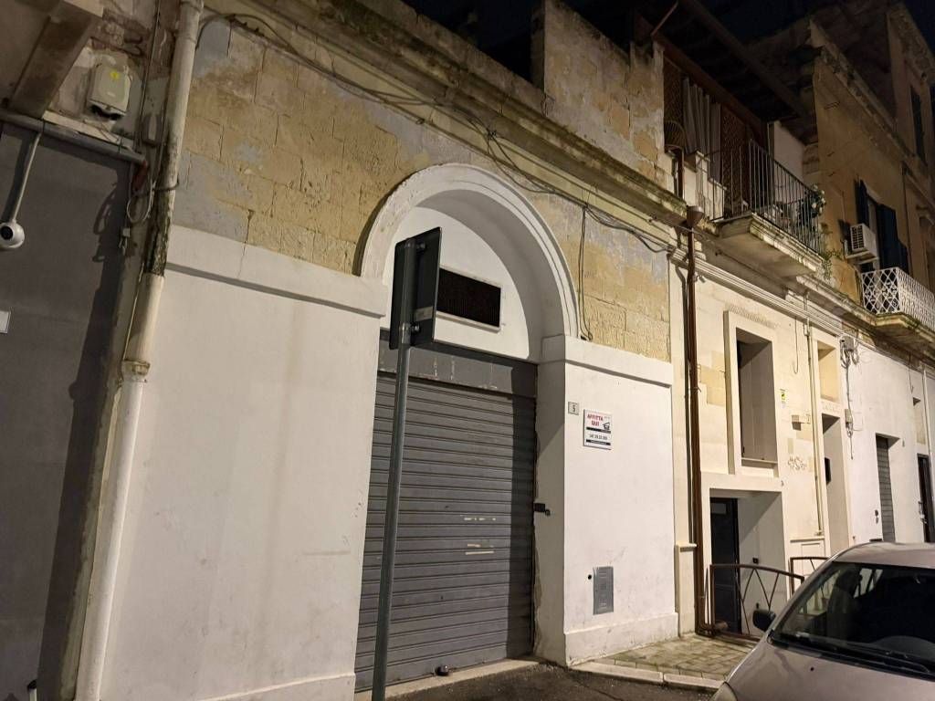 negozio in affitto a Lecce in zona Leuca