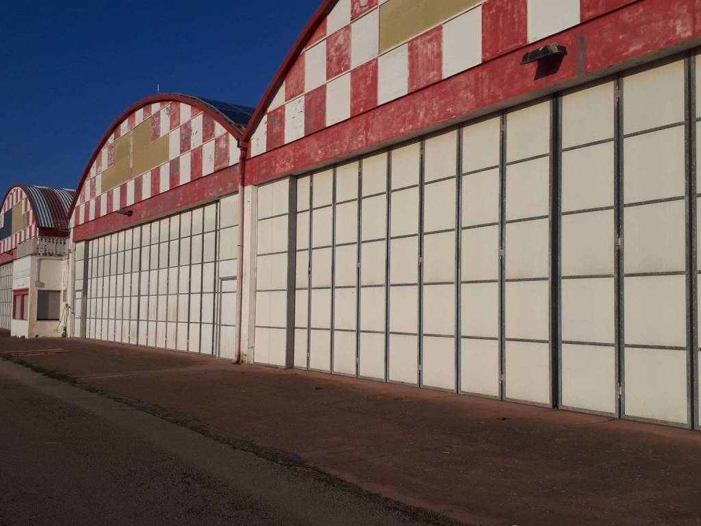 locale commerciale in affitto a Lecce in zona San Cataldo