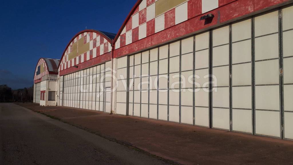 locale commerciale in affitto a Lecce in zona San Cataldo