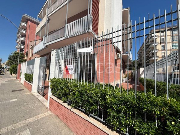 negozio in affitto a Lecce in zona Partigiani