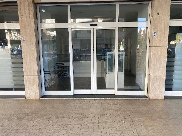 negozio in affitto a Lecce in zona Partigiani