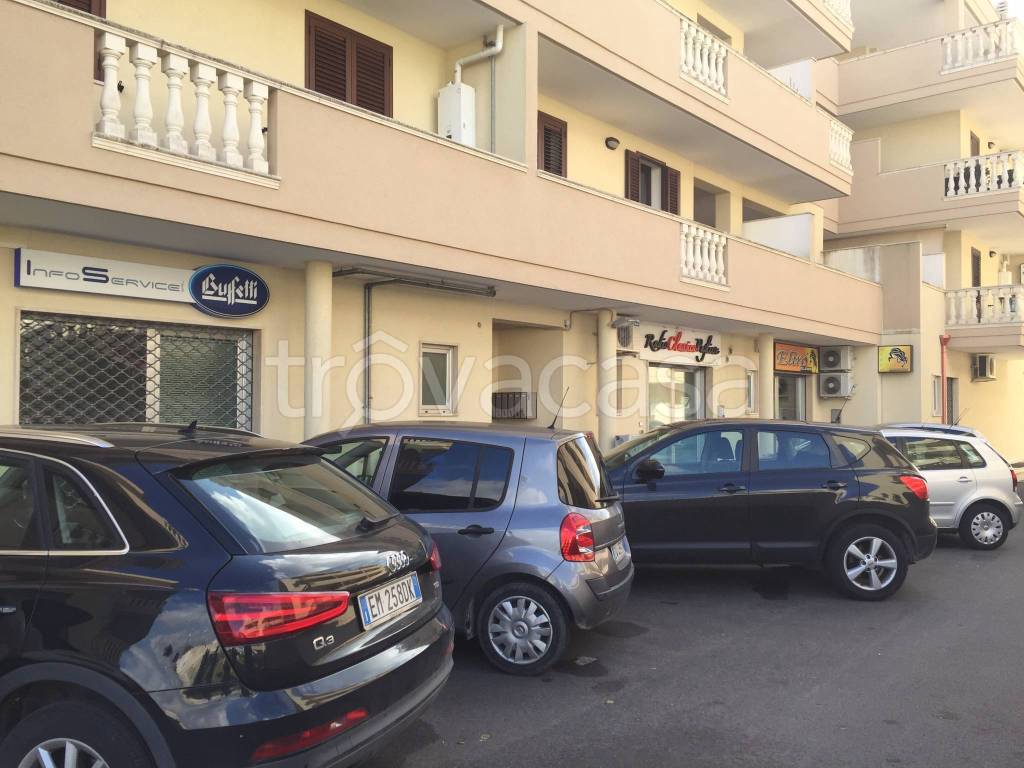 negozio in affitto a Lecce