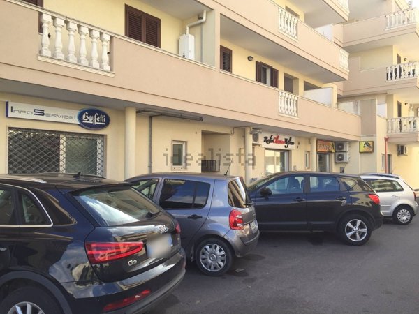 locale commerciale in affitto a Lecce