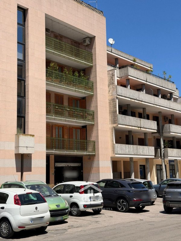 negozio in affitto a Lecce in zona Partigiani