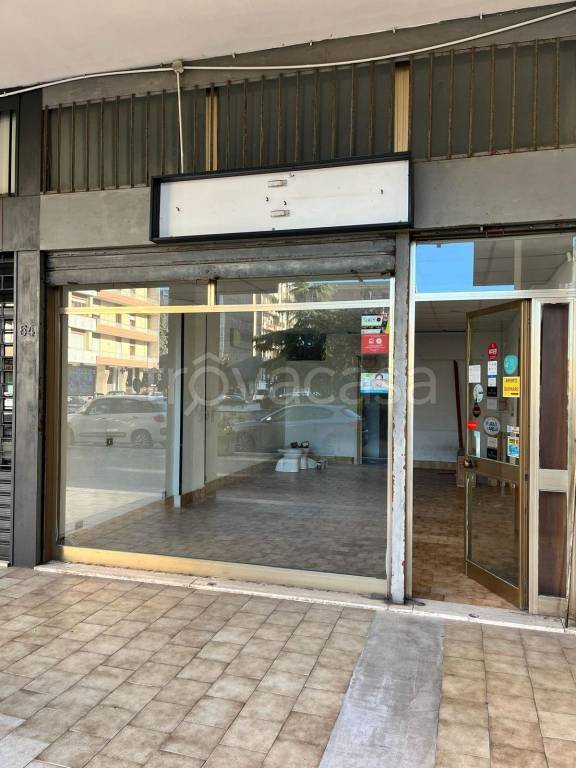 negozio in affitto a Lecce in zona Salesiani