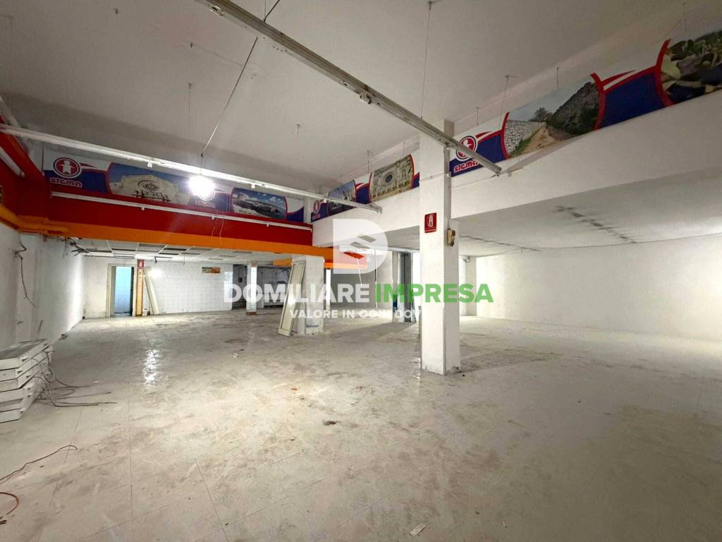 negozio in affitto a Lecce in zona Borgo Pace