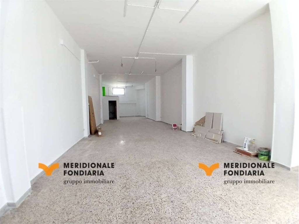 negozio in affitto a Lecce in zona Ariosto