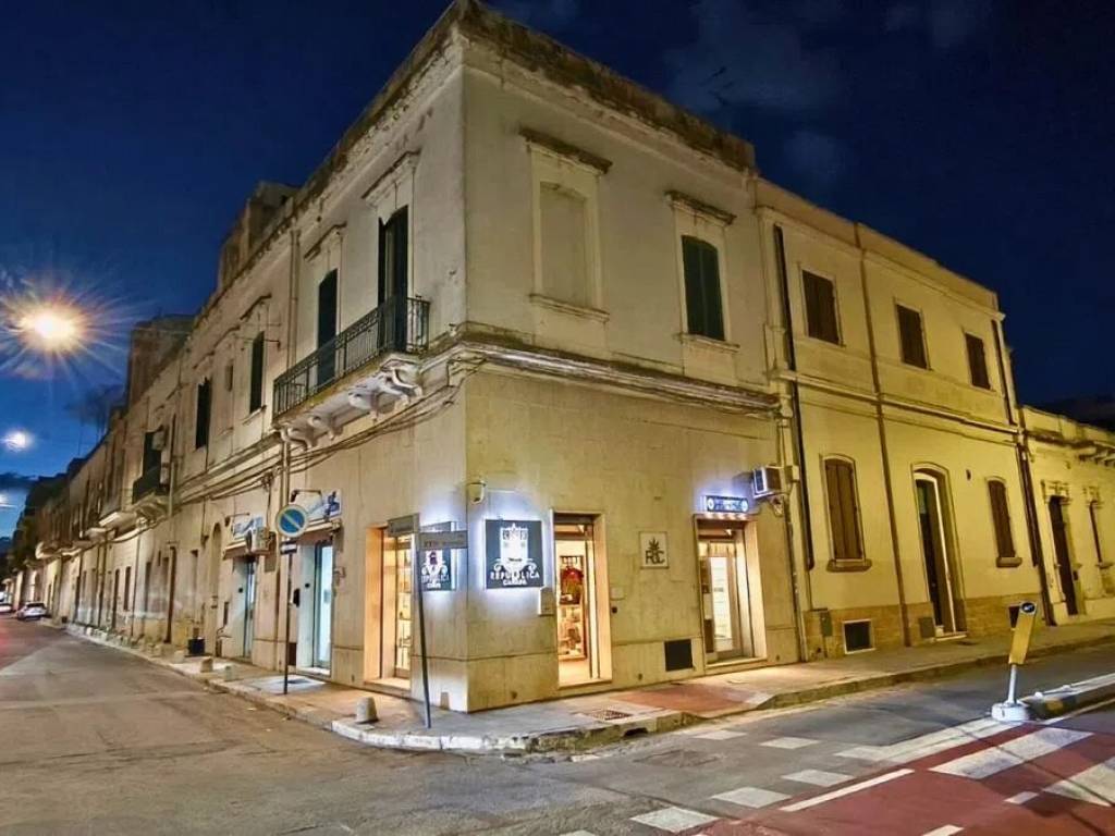 negozio in affitto a Lecce