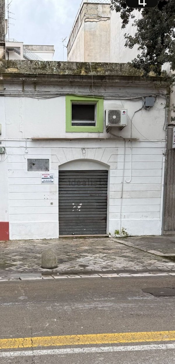 locale commerciale in affitto a Lecce