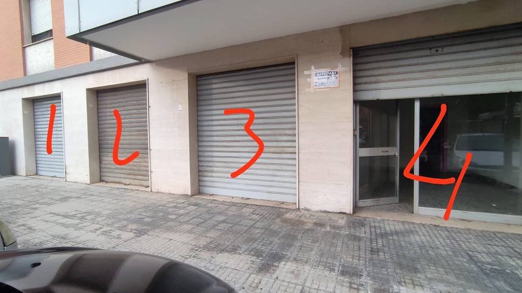 negozio in affitto a Lecce