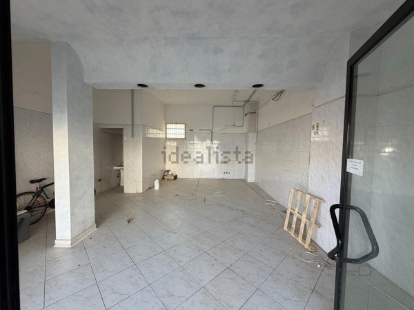 negozio in affitto a Lecce in zona Rudiae