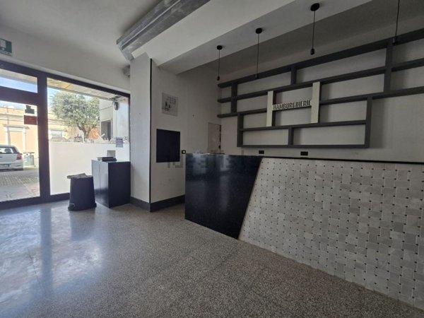 locale commerciale in affitto a Lecce in zona Partigiani