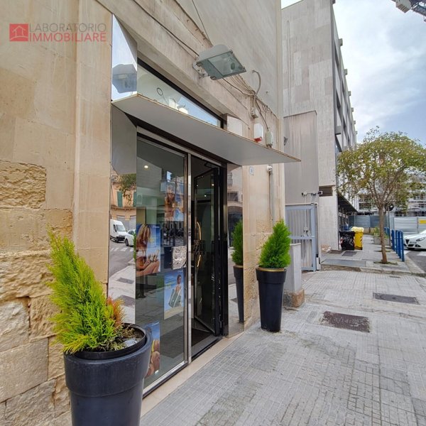 negozio in affitto a Lecce in zona Mazzini