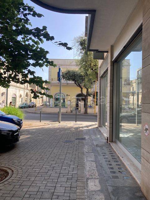 negozio in affitto a Lecce in zona Leuca