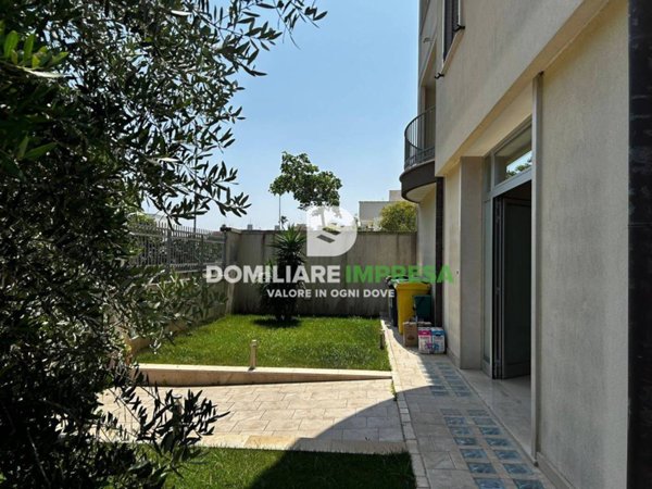 negozio in affitto a Lecce in zona Stadio