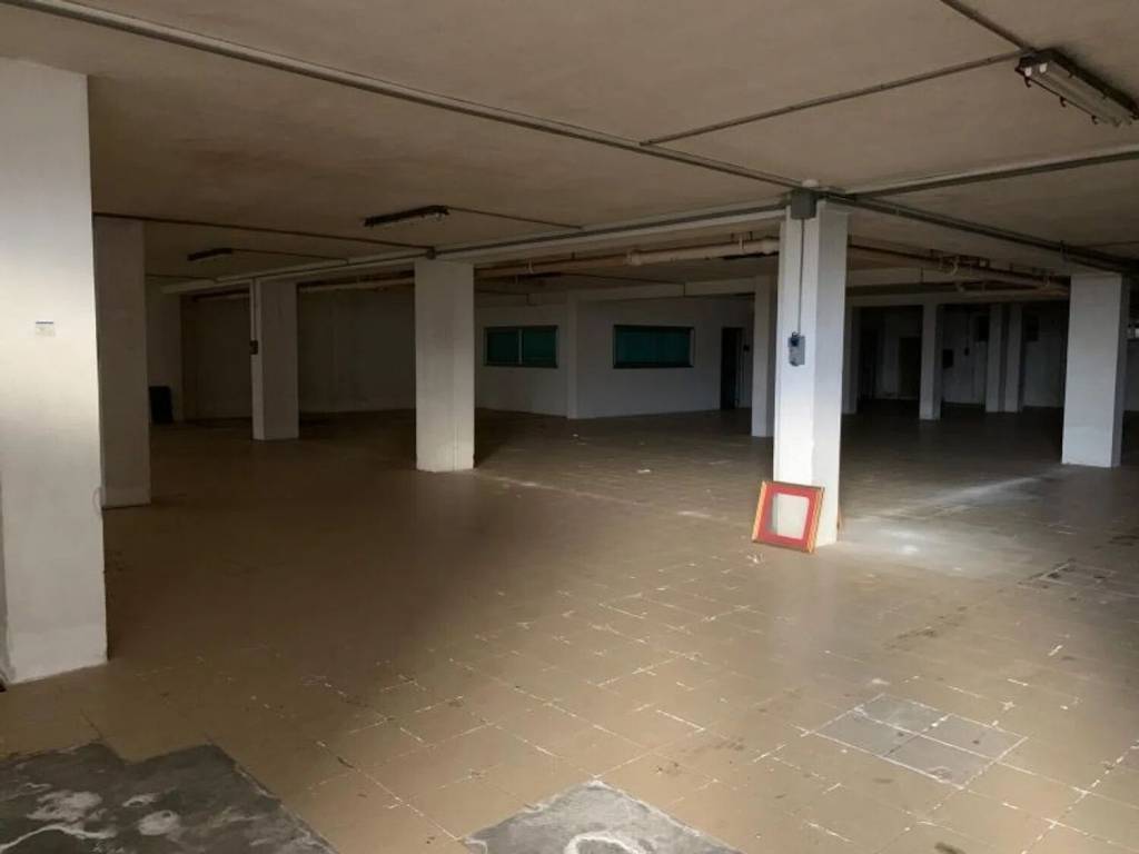 negozio in affitto a Lecce in zona Salesiani