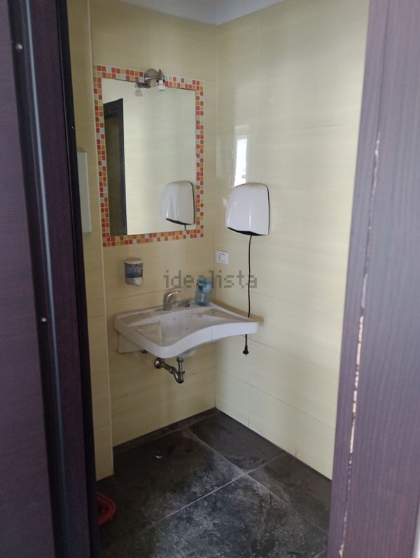 locale commerciale in affitto a Lecce in zona Ariosto