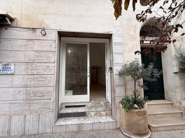 locale commerciale in affitto a Lecce