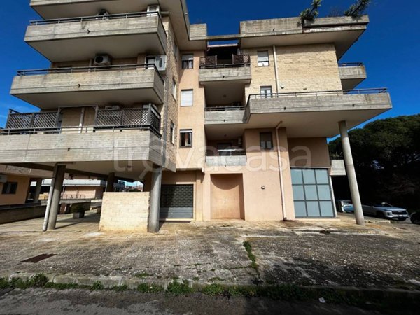locale commerciale in affitto a Lecce in zona Partigiani