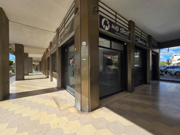 locale commerciale in affitto a Lecce in zona Santa Rosa