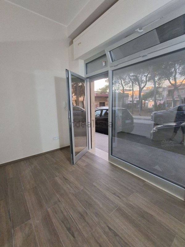 locale commerciale in affitto a Lequile in zona Dragoni