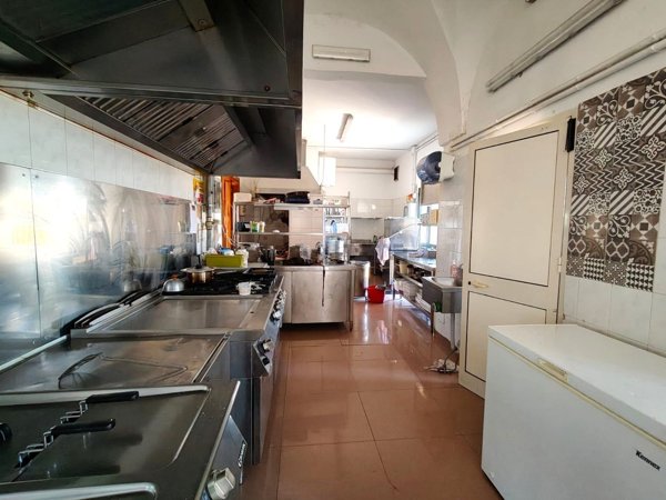 negozio in affitto a Leverano