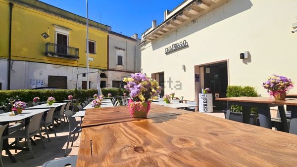 negozio in affitto a Leverano