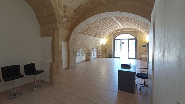 locale commerciale in affitto a Lizzanello in zona Merine