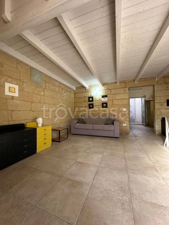 appartamento in affitto a Lizzanello in zona Merine