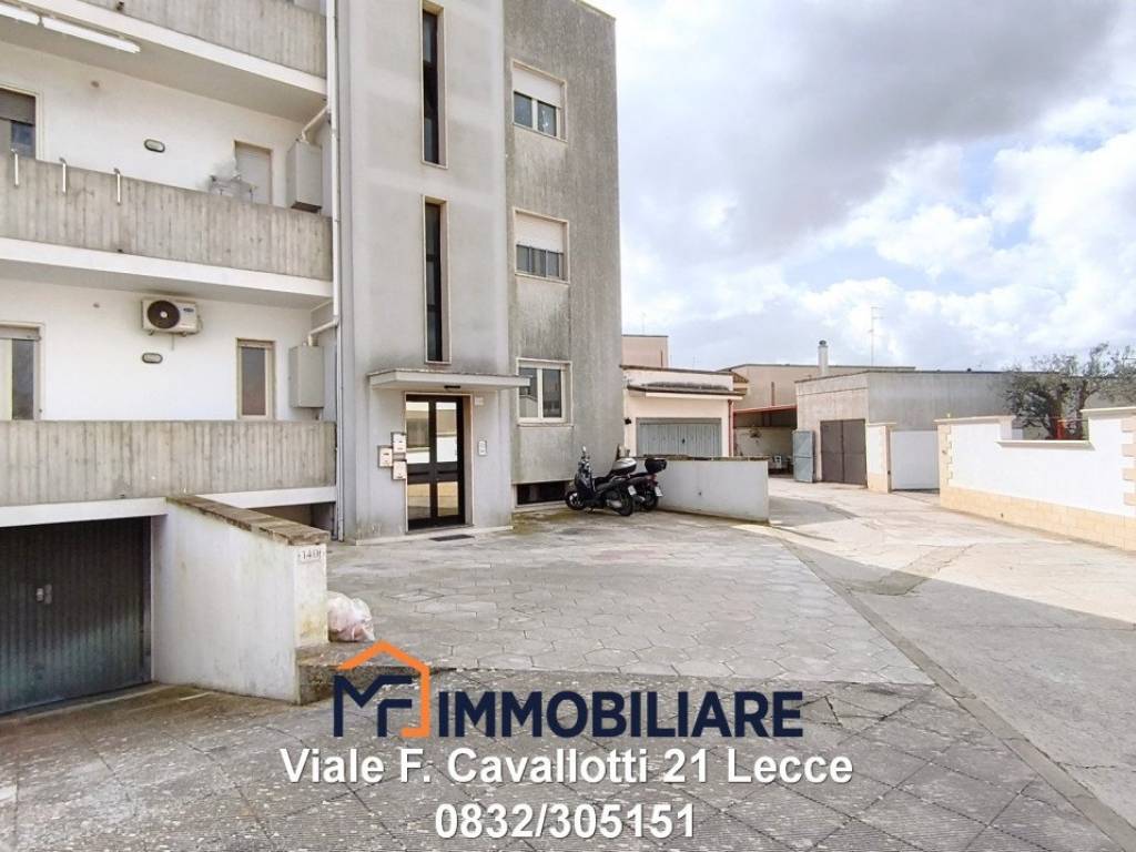 appartamento in affitto a Lizzanello in zona Merine
