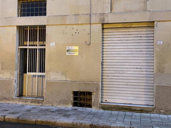 negozio in affitto a Maglie