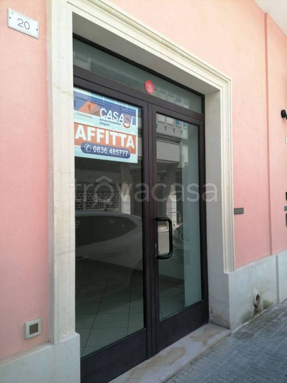 locale commerciale in affitto a Maglie